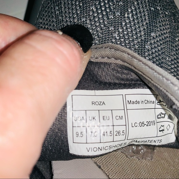 Womans Vionic Slip on Gray shoes Size 9.5 - Picture 6 of 12